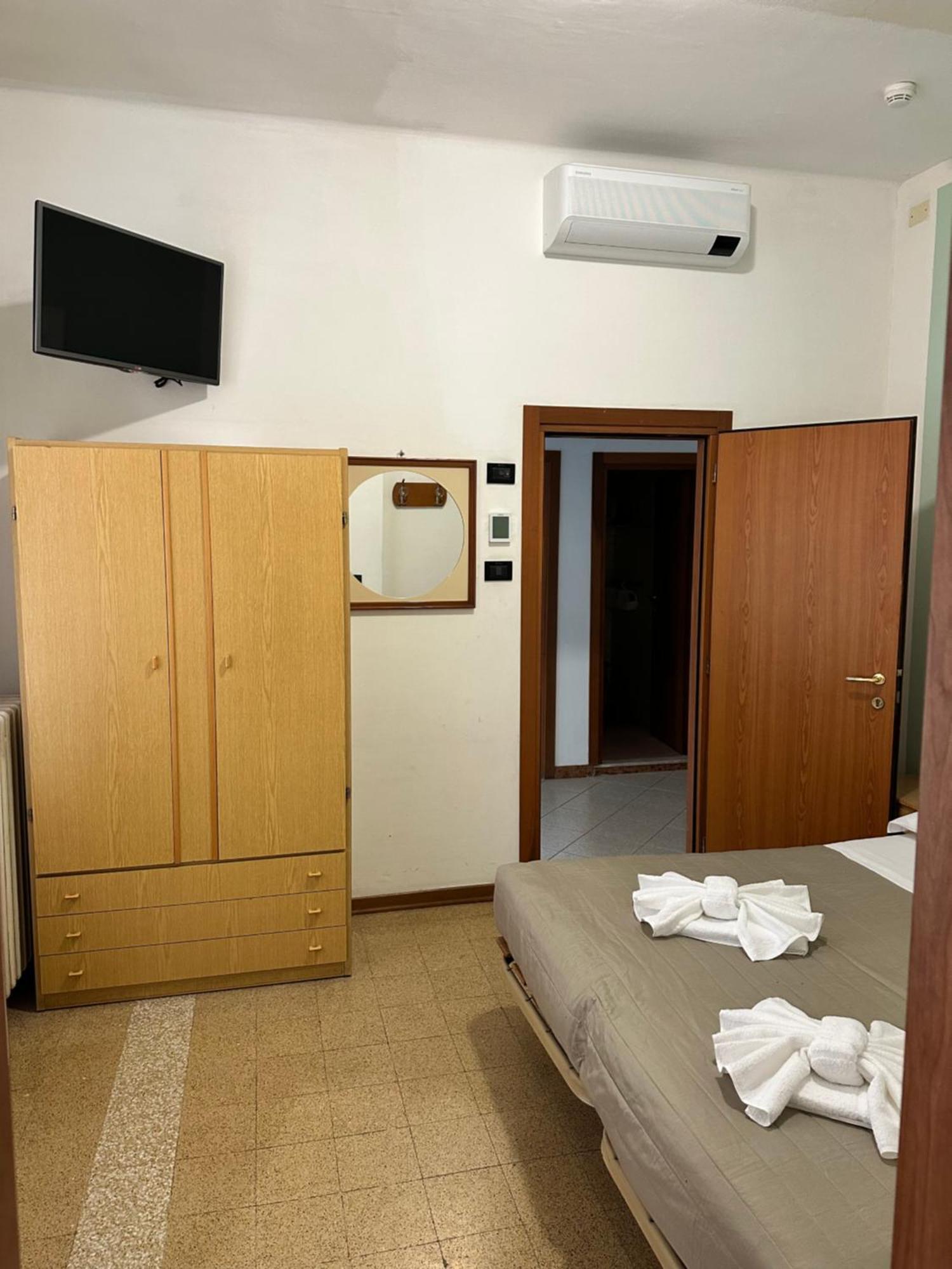 Hotel Enna Rimini Eksteriør billede
